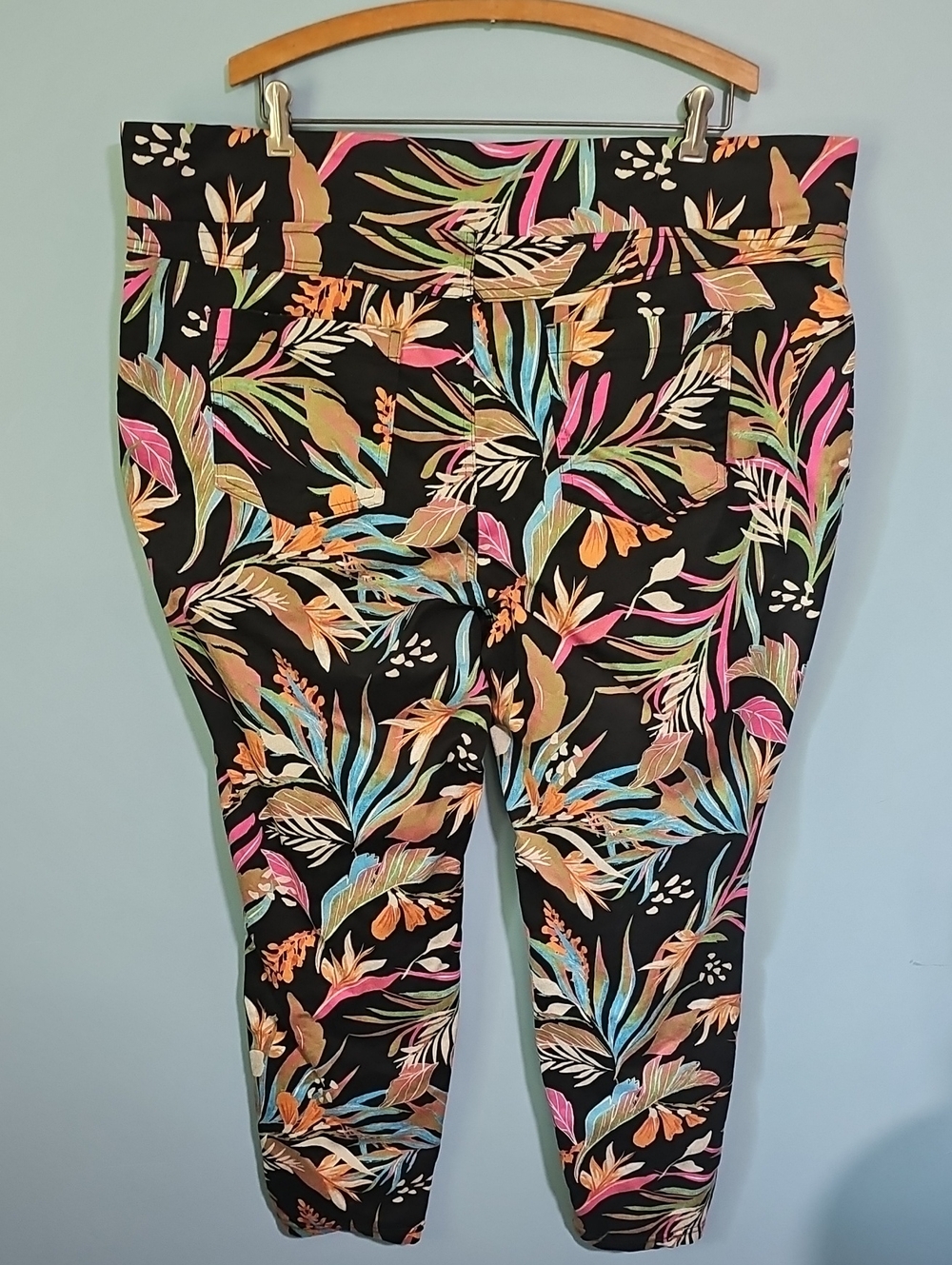 Terra & Sky Women’s Plus Size Skinny Mid-Rise PullOn Tropical Print Jegging 2X - Picture 3 of 3